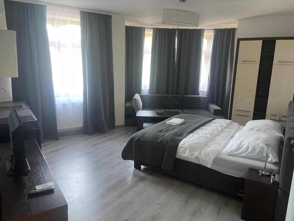 Maroon Pension Piestany Bagian luar foto